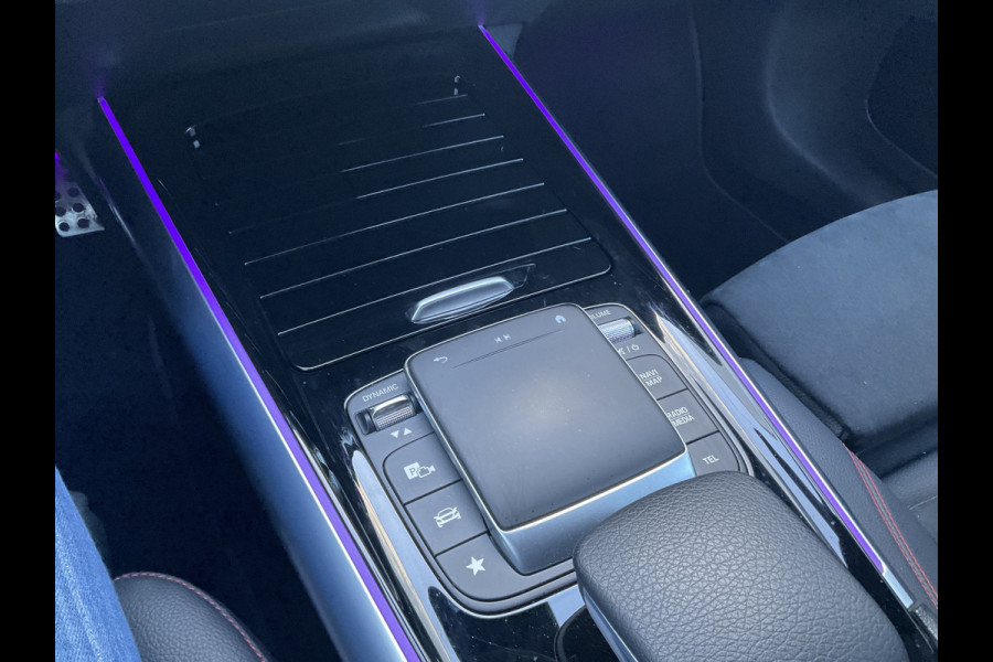 Mercedes-Benz GLA 180 Aut7 Solution AMG Pano.dak Stoel elctr+verw. Trekhaak Carplay Camera Business