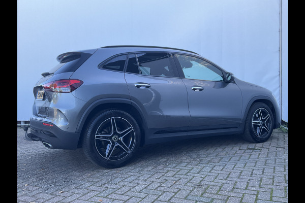 Mercedes-Benz GLA 180 Aut7 Solution AMG Pano.dak Stoel elctr+verw. Trekhaak Carplay Camera Business
