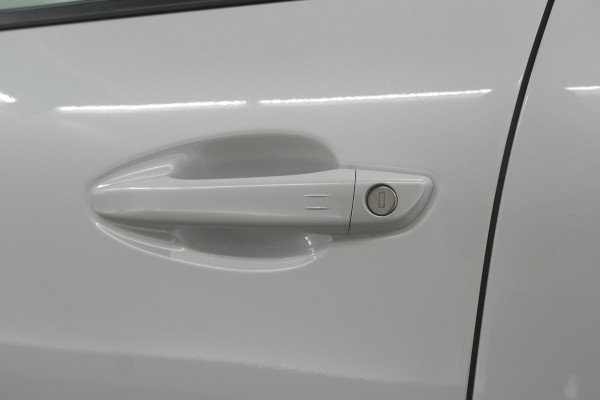 Peugeot 3008 1.6 Plug-in HYbrid 225 Allure | Camera | Dodehoekdetectie | Navigatie | Apple Carplay