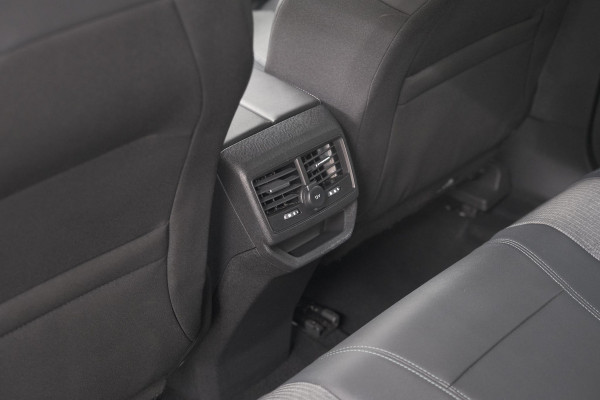 Peugeot 3008 1.6 Plug-in HYbrid 225 Allure | Camera | Dodehoekdetectie | Navigatie | Apple Carplay