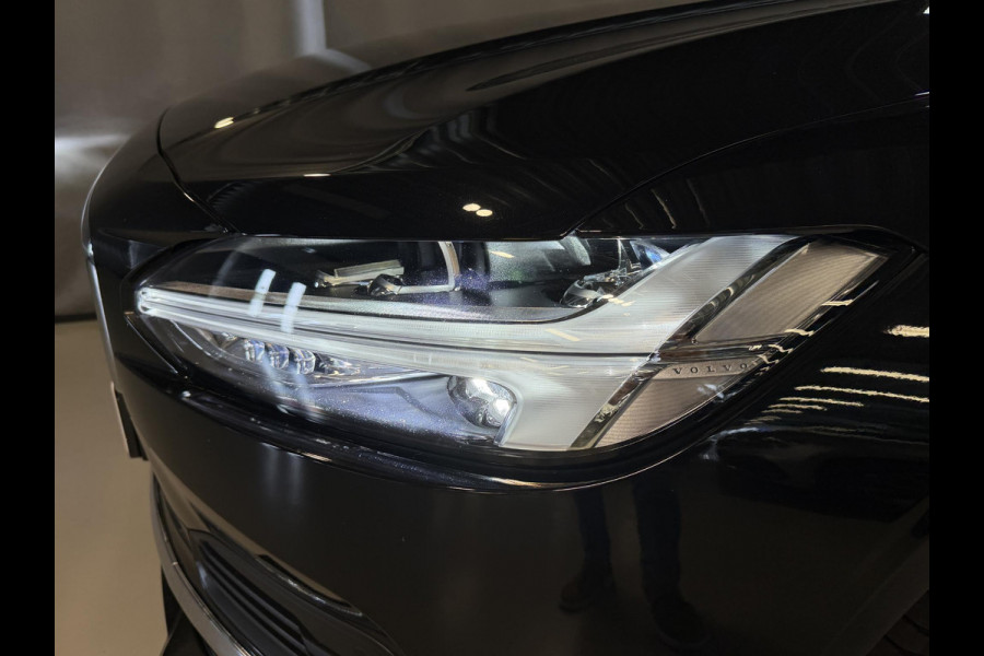 Volvo V90 2.0 T6 Plug-in hybrid AWD Plus Bright 19"/Leder + memory l + r/Stoel + stuurverwarmingAdaptieve cruise/Harman Kardon/Dodehoek/Elektrische klep/Keyless