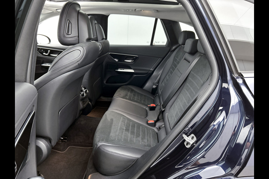 Mercedes-Benz GLC 300 e 4MATIC AMG Plug-In Hybride Night pakket |AMG Line | Memory pakket | Panoramadak | Stuurverwarming winterpakket | Inclusief 24 maanden MB Certified garantie voor Europa.