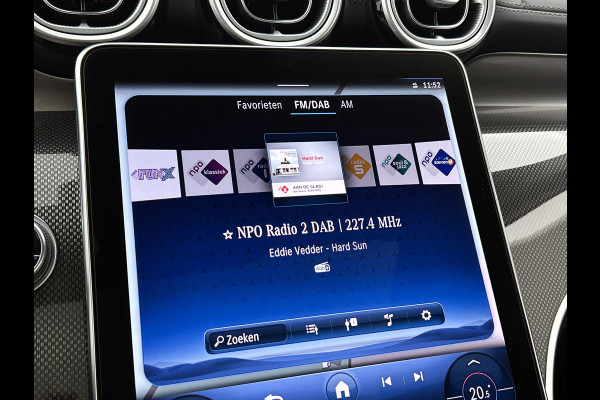Mercedes-Benz GLC 300 e 4MATIC AMG Plug-In Hybride Night pakket |AMG Line | Memory pakket | Panoramadak | Stuurverwarming winterpakket | Inclusief 24 maanden MB Certified garantie voor Europa.