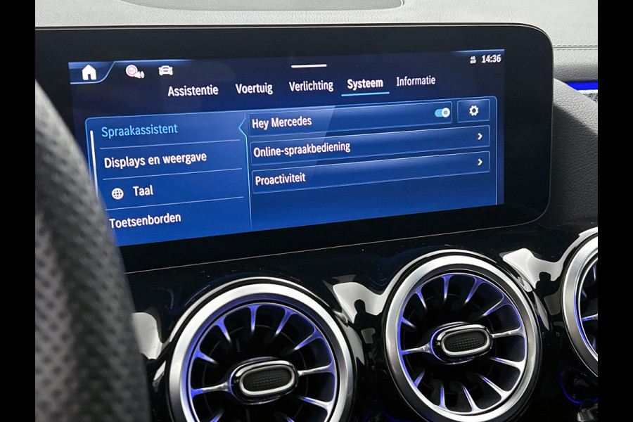 Mercedes-Benz GLA 250 e Star Edition AMG Line aug-26 | Panoramadak | 20 inch lichtemetalen velgen | lederen bekleding | MBUX wide screen | elect. bed. voorstoelen met memory | parking support Inclusief 24 maanden MB Certified garantie voor Europa.