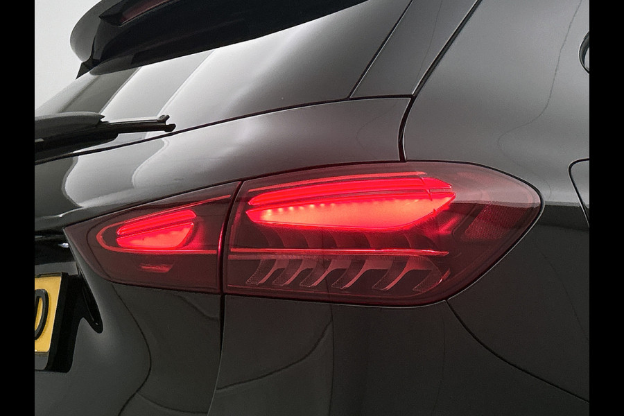 Mercedes-Benz GLA 250 e Star Edition AMG Line aug-26 | Panoramadak | 20 inch lichtemetalen velgen | lederen bekleding | MBUX wide screen | elect. bed. voorstoelen met memory | parking support Inclusief 24 maanden MB Certified garantie voor Europa.