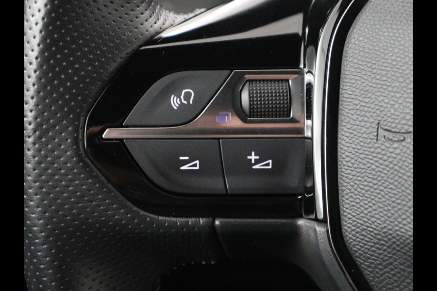 Peugeot e-208 EV GT 350 50 kWh | SOH 92,2% | Half leder | Stoelverwarming | Navigatie | Climate control | Carplay | Camera | Park assist