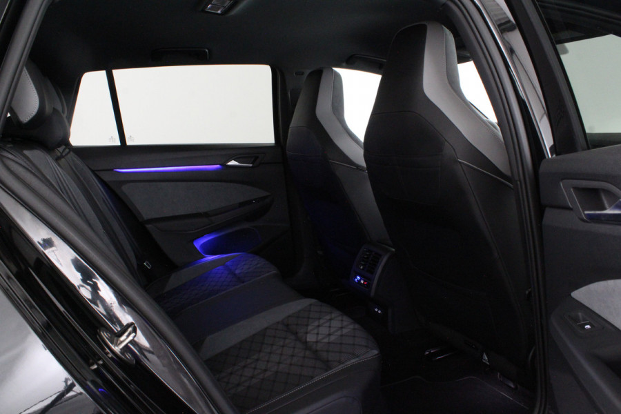 Volkswagen Golf Variant 1.5 eTSI R-Line Business > Trekhaak/IQ.Light/Camera/Winterpakket