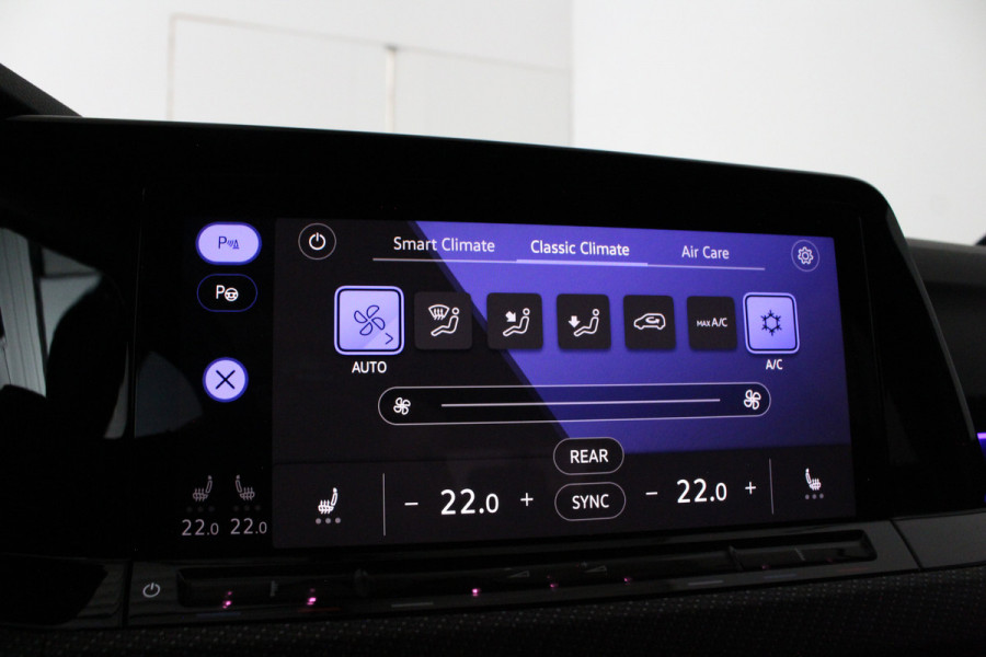 Volkswagen Golf Variant 1.5 eTSI R-Line Business > Trekhaak/IQ.Light/Camera/Winterpakket