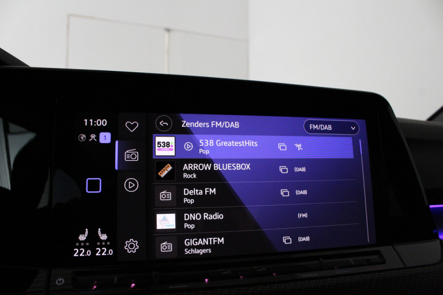 Volkswagen Golf Variant 1.5 eTSI R-Line Business > Trekhaak/IQ.Light/Camera/Winterpakket