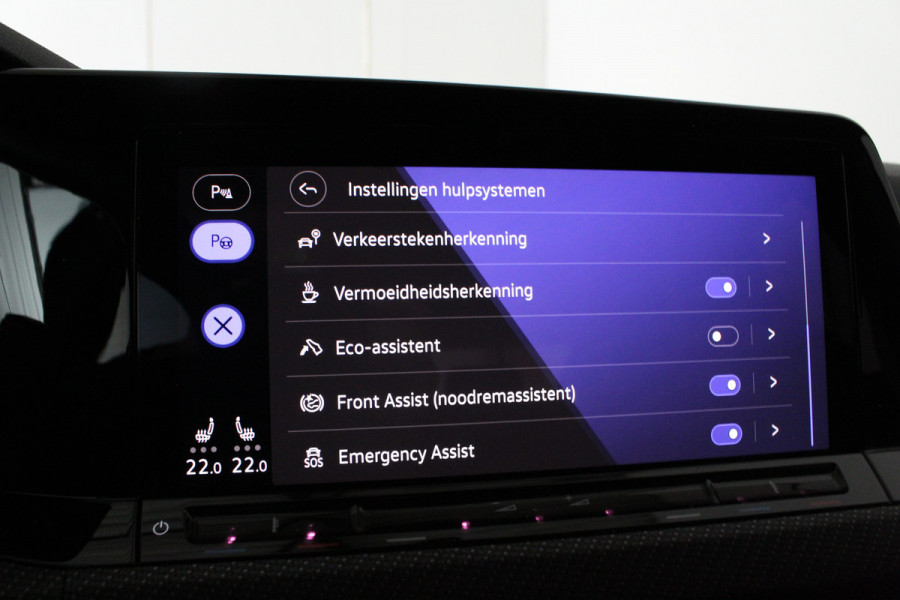 Volkswagen Golf Variant 1.5 eTSI R-Line Business > Trekhaak/IQ.Light/Camera/Winterpakket