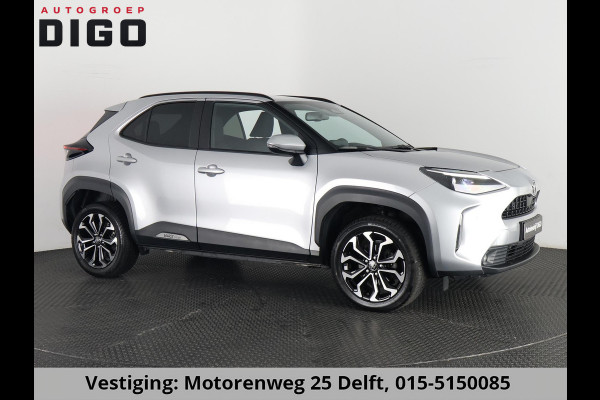 Toyota Yaris Cross 1.5 HYBRID DYNAMIC LUXERY GARANTIE 2035 ! PARKEERSENSOREN VOOR & ACHTER . STOEL/STUUR VERWARMING . NAVIGATIE .