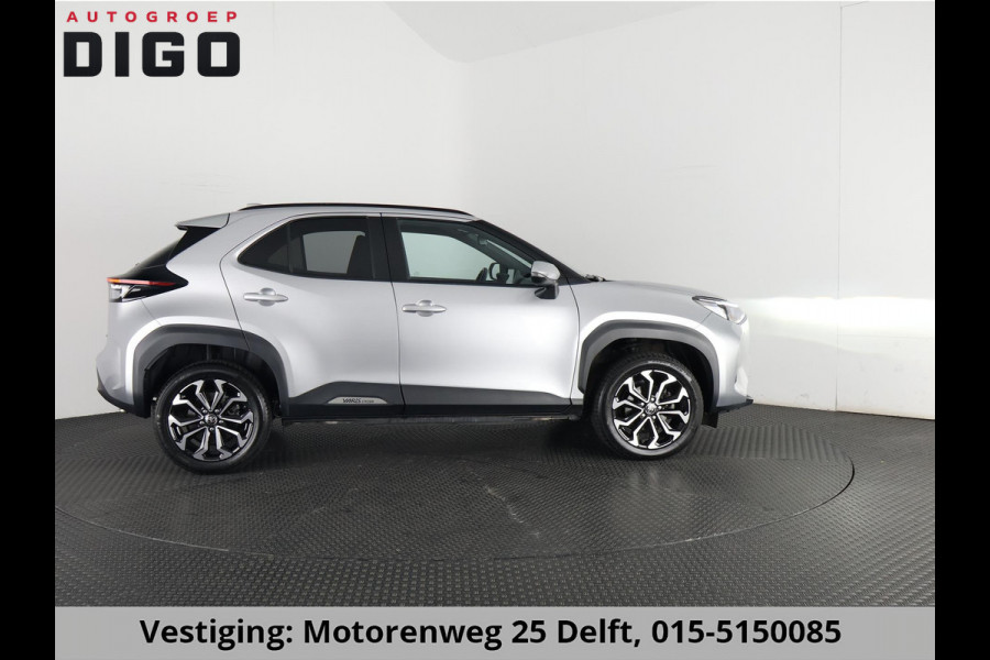 Toyota Yaris Cross 1.5 HYBRID DYNAMIC LUXERY GARANTIE 2035 ! PARKEERSENSOREN VOOR & ACHTER . STOEL/STUUR VERWARMING . NAVIGATIE .