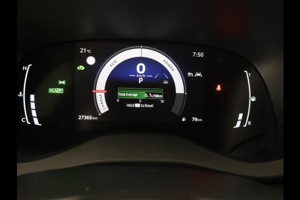 Toyota Yaris Cross 1.5 HYBRID DYNAMIC LUXERY GARANTIE 2035 ! PARKEERSENSOREN VOOR & ACHTER . STOEL/STUUR VERWARMING . NAVIGATIE .