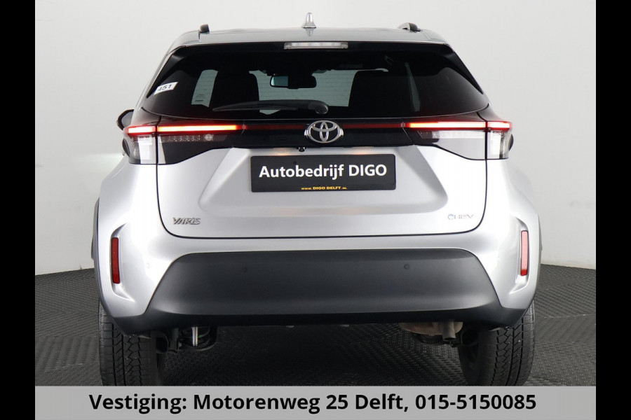 Toyota Yaris Cross 1.5 HYBRID DYNAMIC LUXERY GARANTIE 2035 ! PARKEERSENSOREN VOOR & ACHTER . STOEL/STUUR VERWARMING . NAVIGATIE .