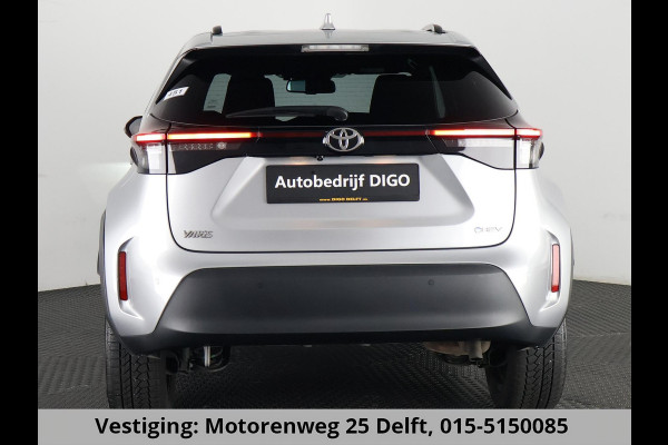 Toyota Yaris Cross 1.5 HYBRID DYNAMIC LUXERY GARANTIE 2035 ! PARKEERSENSOREN VOOR & ACHTER . STOEL/STUUR VERWARMING . NAVIGATIE .