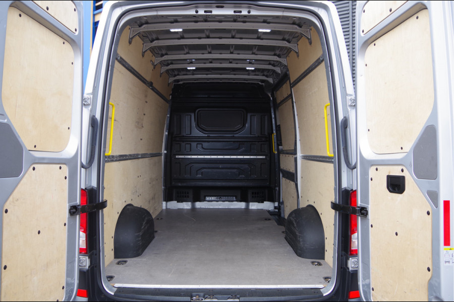 Volkswagen Crafter 2.0 TDI L3H3(L2H2) 3-ZITS, AUT. STOELVERWARMING, CRUISE, CAMERA, AIRCO, CARPLAY, PARKEERSENSOREN