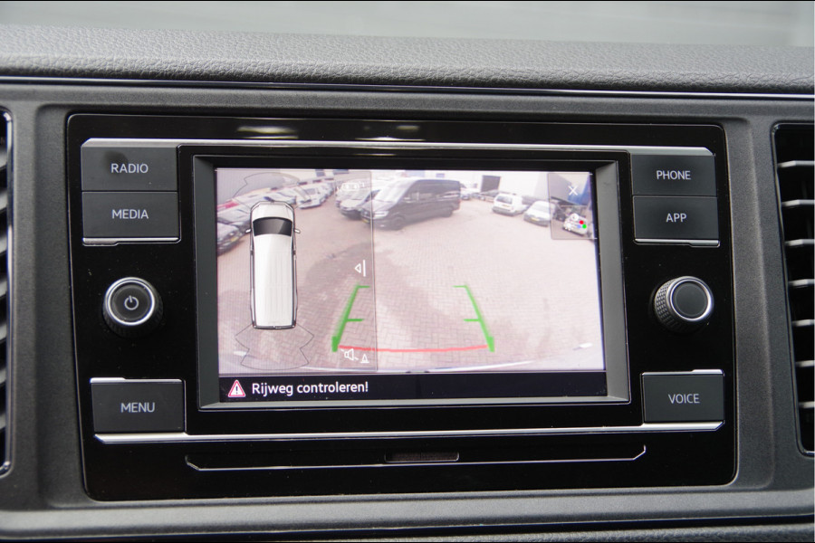 Volkswagen Crafter 2.0 TDI L3H3(L2H2) 3-ZITS, AUT. STOELVERWARMING, CRUISE, CAMERA, AIRCO, CARPLAY, PARKEERSENSOREN