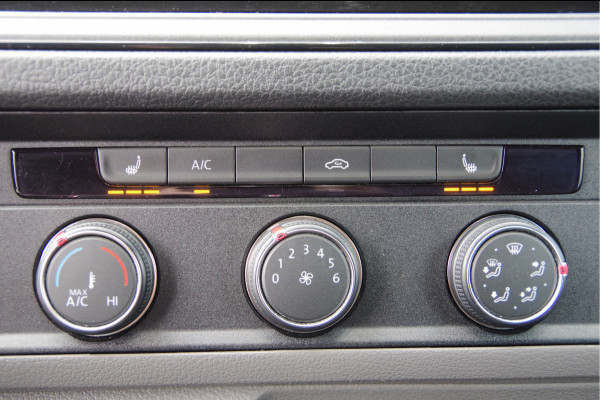 Volkswagen Crafter 2.0 TDI L3H3(L2H2) 3-ZITS, AUT. STOELVERWARMING, CRUISE, CAMERA, AIRCO, CARPLAY, PARKEERSENSOREN