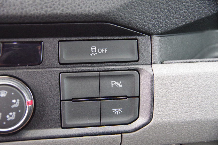 Volkswagen Crafter 2.0 TDI L3H3(L2H2) 3-ZITS, AUT. STOELVERWARMING, CRUISE, CAMERA, AIRCO, CARPLAY, PARKEERSENSOREN