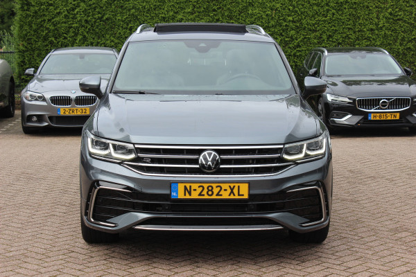 Volkswagen Tiguan Allspace 1.5 TSI R-Line Business+ 7p. / Trekhaak / Panoramadak / Camera / CarPlay / Keyless / 19'' / Mattrix LED / Stoelverwarming / DAB / ACC