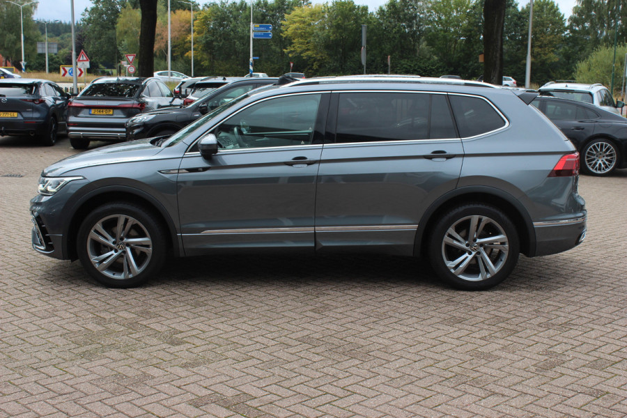 Volkswagen Tiguan Allspace 1.5 TSI R-Line Business+ 7p. / Trekhaak / Panoramadak / Camera / CarPlay / Keyless / 19'' / Mattrix LED / Stoelverwarming / DAB / ACC