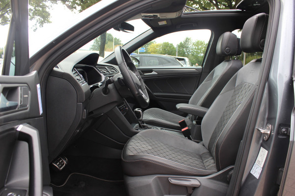 Volkswagen Tiguan Allspace 1.5 TSI R-Line Business+ 7p. / Trekhaak / Panoramadak / Camera / CarPlay / Keyless / 19'' / Mattrix LED / Stoelverwarming / DAB / ACC