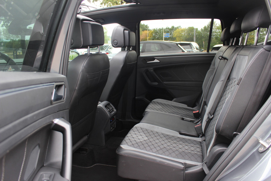 Volkswagen Tiguan Allspace 1.5 TSI R-Line Business+ 7p. / Trekhaak / Panoramadak / Camera / CarPlay / Keyless / 19'' / Mattrix LED / Stoelverwarming / DAB / ACC