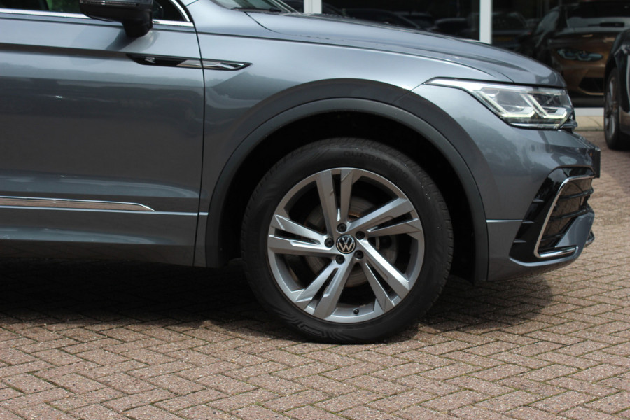 Volkswagen Tiguan Allspace 1.5 TSI R-Line Business+ 7p. / Trekhaak / Panoramadak / Camera / CarPlay / Keyless / 19'' / Mattrix LED / Stoelverwarming / DAB / ACC