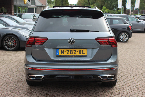 Volkswagen Tiguan Allspace 1.5 TSI R-Line Business+ 7p. / Trekhaak / Panoramadak / Camera / CarPlay / Keyless / 19'' / Mattrix LED / Stoelverwarming / DAB / ACC