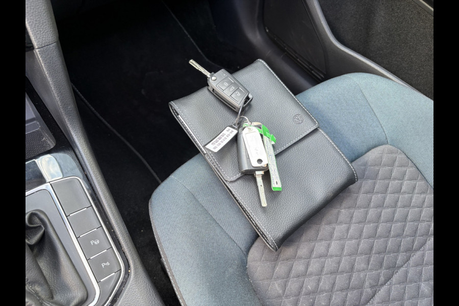 Volkswagen Golf Sportsvan 1.5 TSi ACT 150pk DSG Comfortline SCHUIFDAK/CAMERA/DODEHOEK/ADAPT.CRUISE/CARPLAY/PDC
