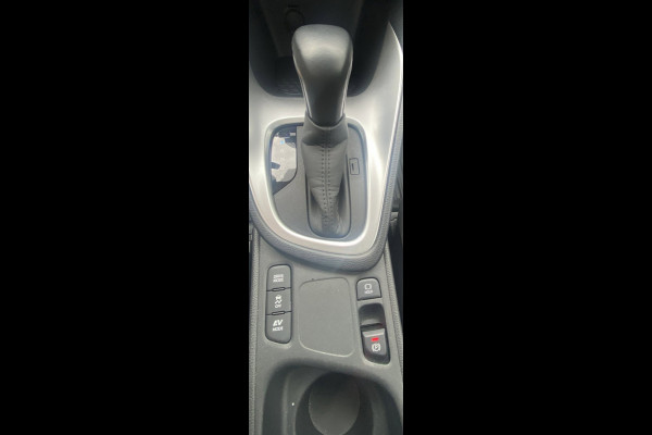 Toyota Yaris 1.5 Hybrid Dynamic/ Virtual CP/ DriveAssist/ CarPlay/ Fabrieksgarantie/ NAP/ Dealeronderhouden
