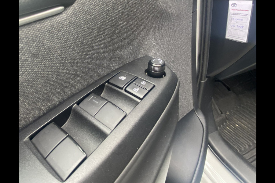 Toyota Yaris 1.5 Hybrid Dynamic/ Virtual CP/ DriveAssist/ CarPlay/ Fabrieksgarantie/ NAP/ Dealeronderhouden
