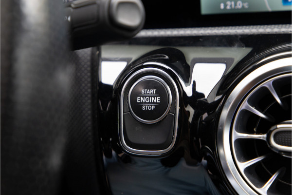 Mercedes-Benz CLA-Klasse 250 e AMG Premium, Pano, Head-up, Distronic, Nightpack 2021