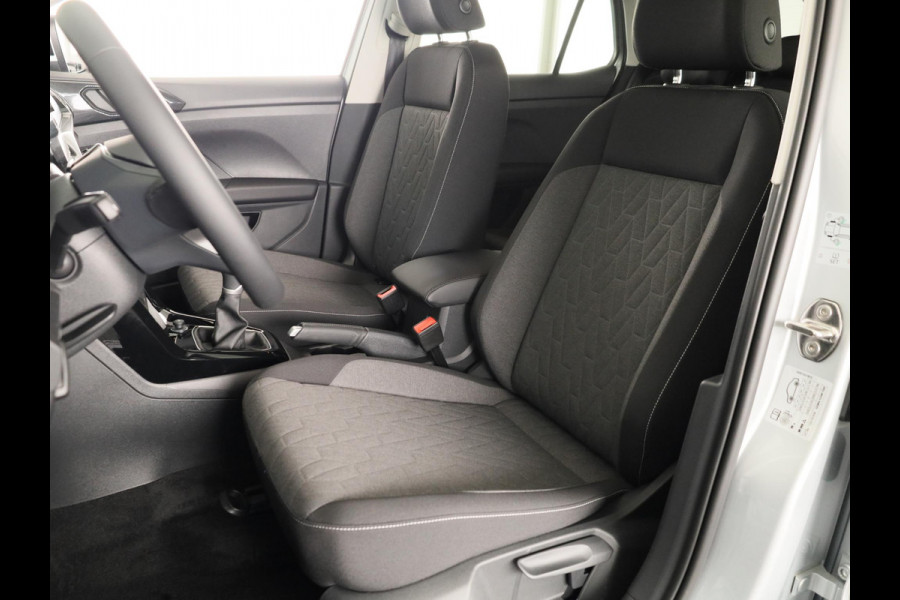 Volkswagen T-Cross Life Edition 1.0 TSI 95 PK 5 versn. Hand | Parkeersensoren | Stoelverwarming | Camera |