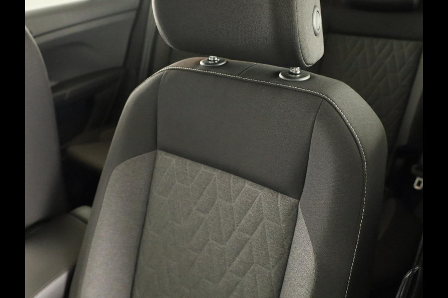 Volkswagen T-Cross Life Edition 1.0 TSI 95 PK 5 versn. Hand | Parkeersensoren | Stoelverwarming | Camera |