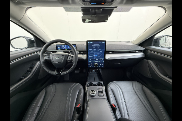 Ford Mustang Mach-E Extended RWD 98kWh Technology Pack Plus Panoramadak Trekhaak Adap.Cruise SOH 94% B&O-Audio 360°Camera Leder Elek.Stoelen+ Apple Carplay Android Auto Elek.Achterklep Lmv 18" Pdc Led Isofix DAB 1e Eigenaar 750KG Trekgewicht Origineel Nederlandse Auto