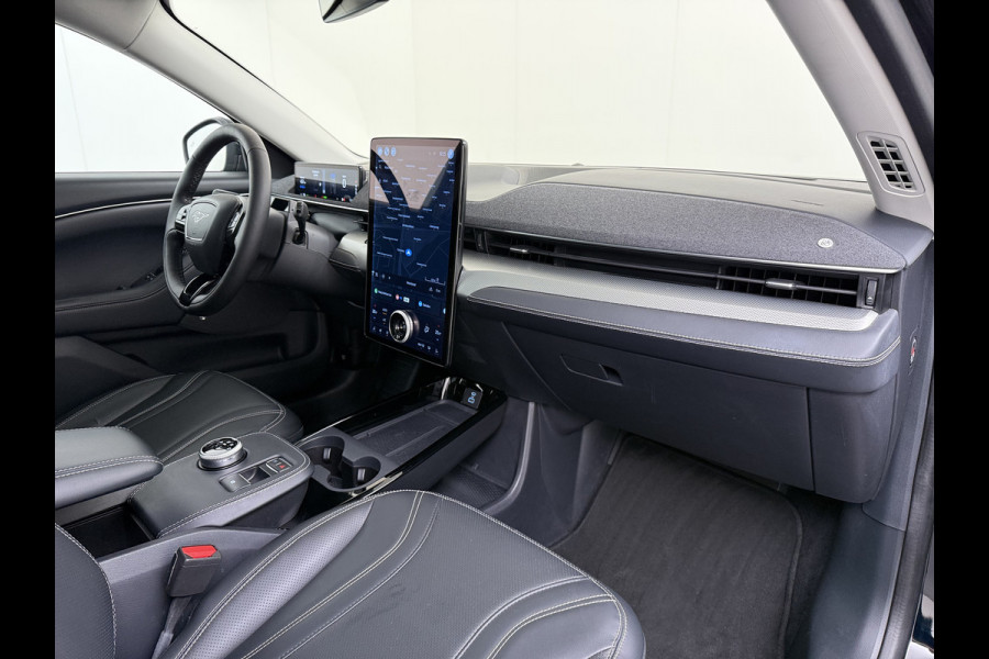 Ford Mustang Mach-E Extended RWD 98kWh Technology Pack Plus Panoramadak Trekhaak Adap.Cruise SOH 94% B&O-Audio 360°Camera Leder Elek.Stoelen+ Apple Carplay Android Auto Elek.Achterklep Lmv 18" Pdc Led Isofix DAB 1e Eigenaar 750KG Trekgewicht Origineel Nederlandse Auto