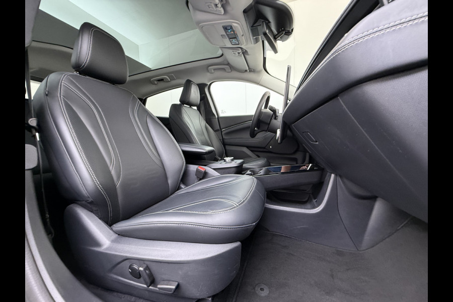 Ford Mustang Mach-E Extended RWD 98kWh Technology Pack Plus Panoramadak Trekhaak Adap.Cruise SOH 94% B&O-Audio 360°Camera Leder Elek.Stoelen+ Apple Carplay Android Auto Elek.Achterklep Lmv 18" Pdc Led Isofix DAB 1e Eigenaar 750KG Trekgewicht Origineel Nederlandse Auto
