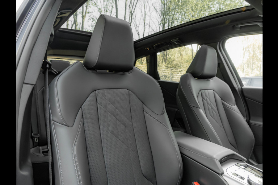 BMW X3 30e xDrive - M-Sport - Pano - Trekhaak - ACC - Head-up