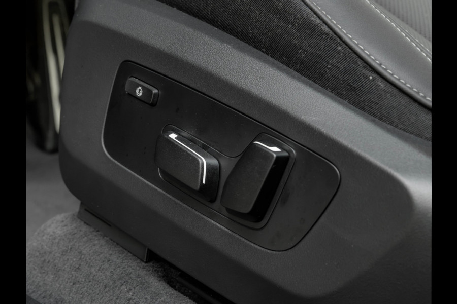 BMW X3 30e xDrive - M-Sport - Pano - Trekhaak - ACC - Head-up