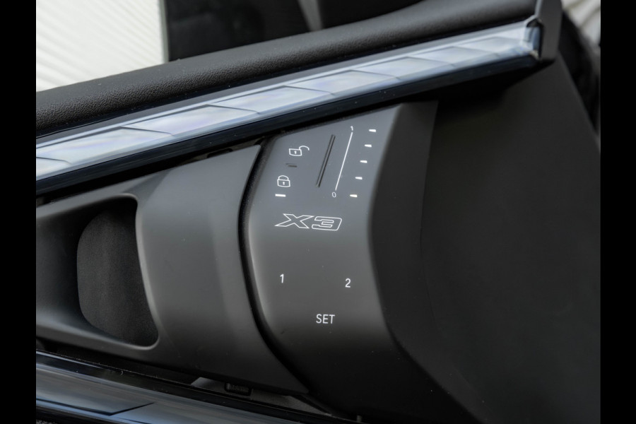 BMW X3 30e xDrive - M-Sport - Pano - Trekhaak - ACC - Head-up