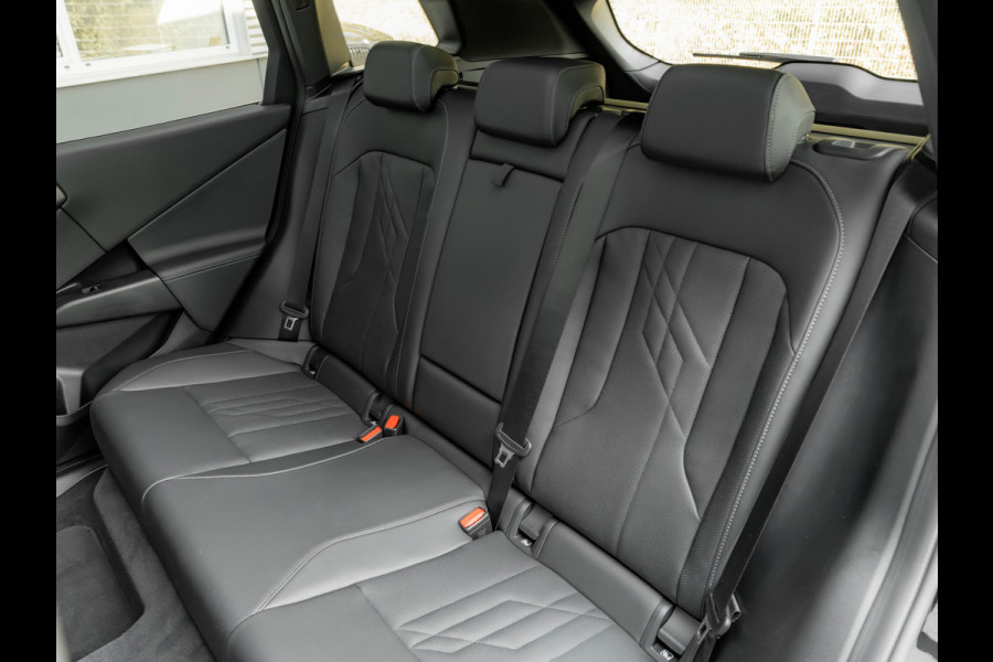 BMW X3 30e xDrive - M-Sport - Pano - Trekhaak - ACC - Head-up