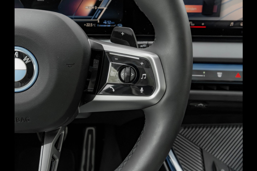 BMW X3 30e xDrive - M-Sport - Pano - Trekhaak - ACC - Head-up