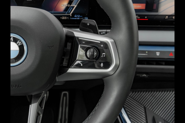 BMW X3 30e xDrive - M-Sport - Pano - Trekhaak - ACC - Head-up
