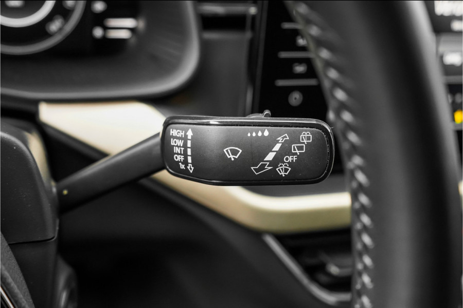 Škoda Kamiq 1.5 TSI ACT Business Edition Camera Trekhaak Stuur & Stoelverw