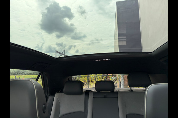 Volkswagen ID.3 First Plus 62kWh Trekhaak Panoramadak Ergo-Active Stoelen+Verwarmd Camera Adap.Cruise Navi-Pro Ecc Head-up display Matrix led Pdc Privacy Glas Isofix Lmv 18" SOH 76% Apple Carplay/Android Auto