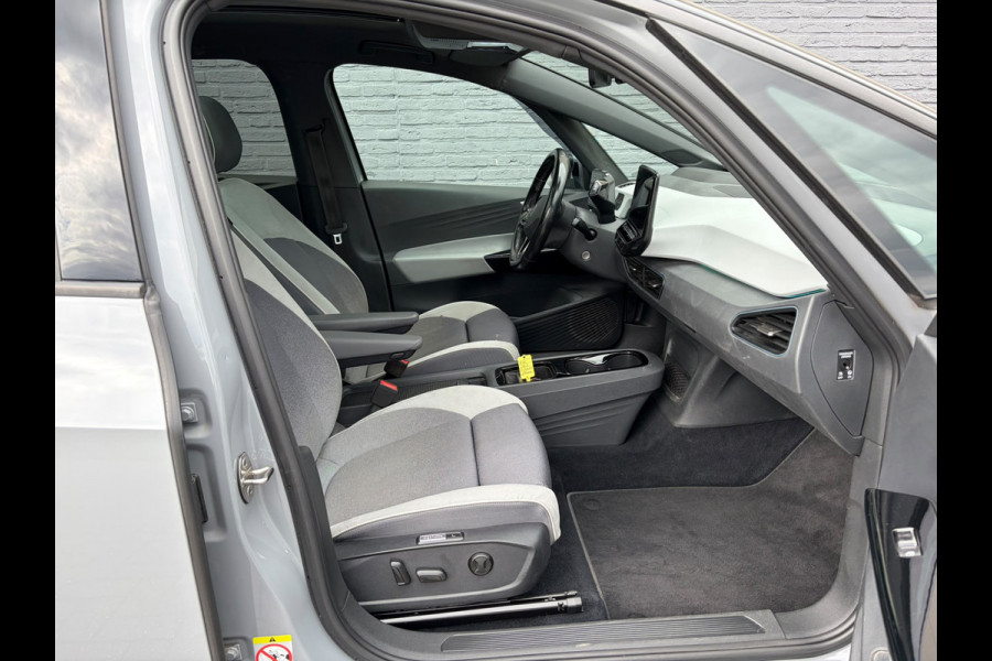 Volkswagen ID.3 First Plus 62kWh Trekhaak Panoramadak Ergo-Active Stoelen+Verwarmd Camera Adap.Cruise Navi-Pro Ecc Head-up display Matrix led Pdc Privacy Glas Isofix Lmv 18" SOH 76% Apple Carplay/Android Auto