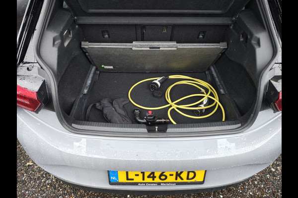 Volkswagen ID.3 First Plus 62kWh Trekhaak Panoramadak Ergo-Active Stoelen+Verwarmd Camera Adap.Cruise Navi-Pro Ecc Head-up display Matrix led Pdc Privacy Glas Isofix Lmv 18" SOH 76% Apple Carplay/Android Auto