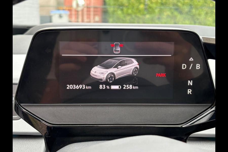 Volkswagen ID.3 First Plus 62kWh Trekhaak Panoramadak Ergo-Active Stoelen+Verwarmd Camera Adap.Cruise Navi-Pro Ecc Head-up display Matrix led Pdc Privacy Glas Isofix Lmv 18" SOH 76% Apple Carplay/Android Auto