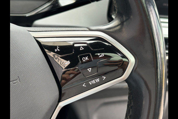 Volkswagen ID.3 First Plus 62kWh Trekhaak Panoramadak Ergo-Active Stoelen+Verwarmd Camera Adap.Cruise Navi-Pro Ecc Head-up display Matrix led Pdc Privacy Glas Isofix Lmv 18" SOH 76% Apple Carplay/Android Auto